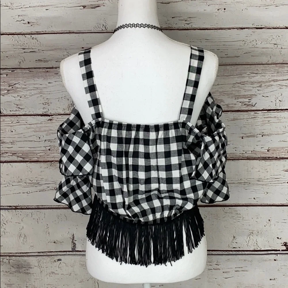 NWOT Buffalo Plaid Crop Tassel Top Medium